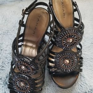 Tahari Becky beaded wedge sandal 5.5